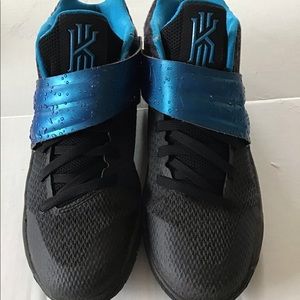 Kyrie Size 6.5 Basketball Shoes
